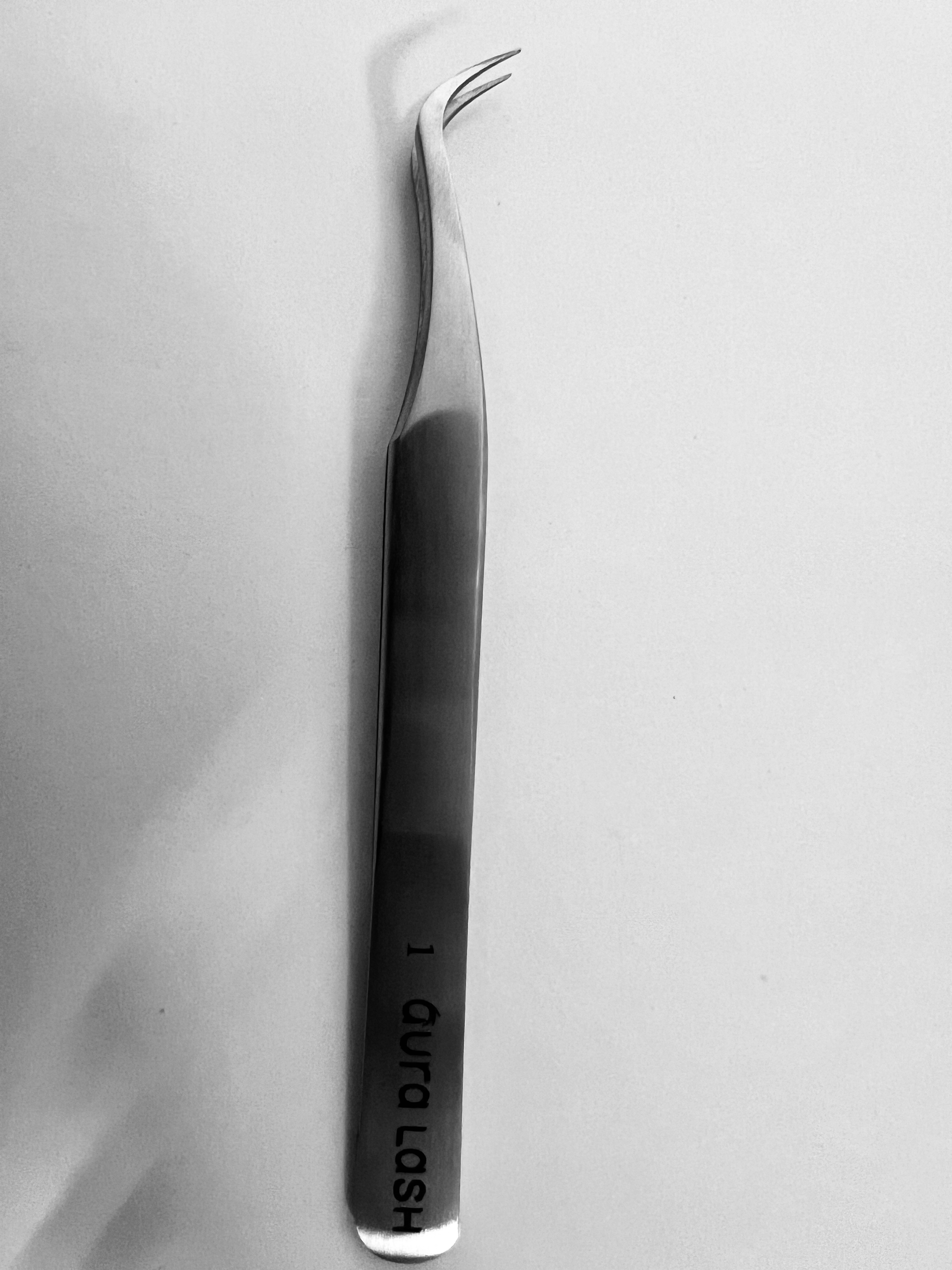 Пинцет AURA №1 "S Тип" .