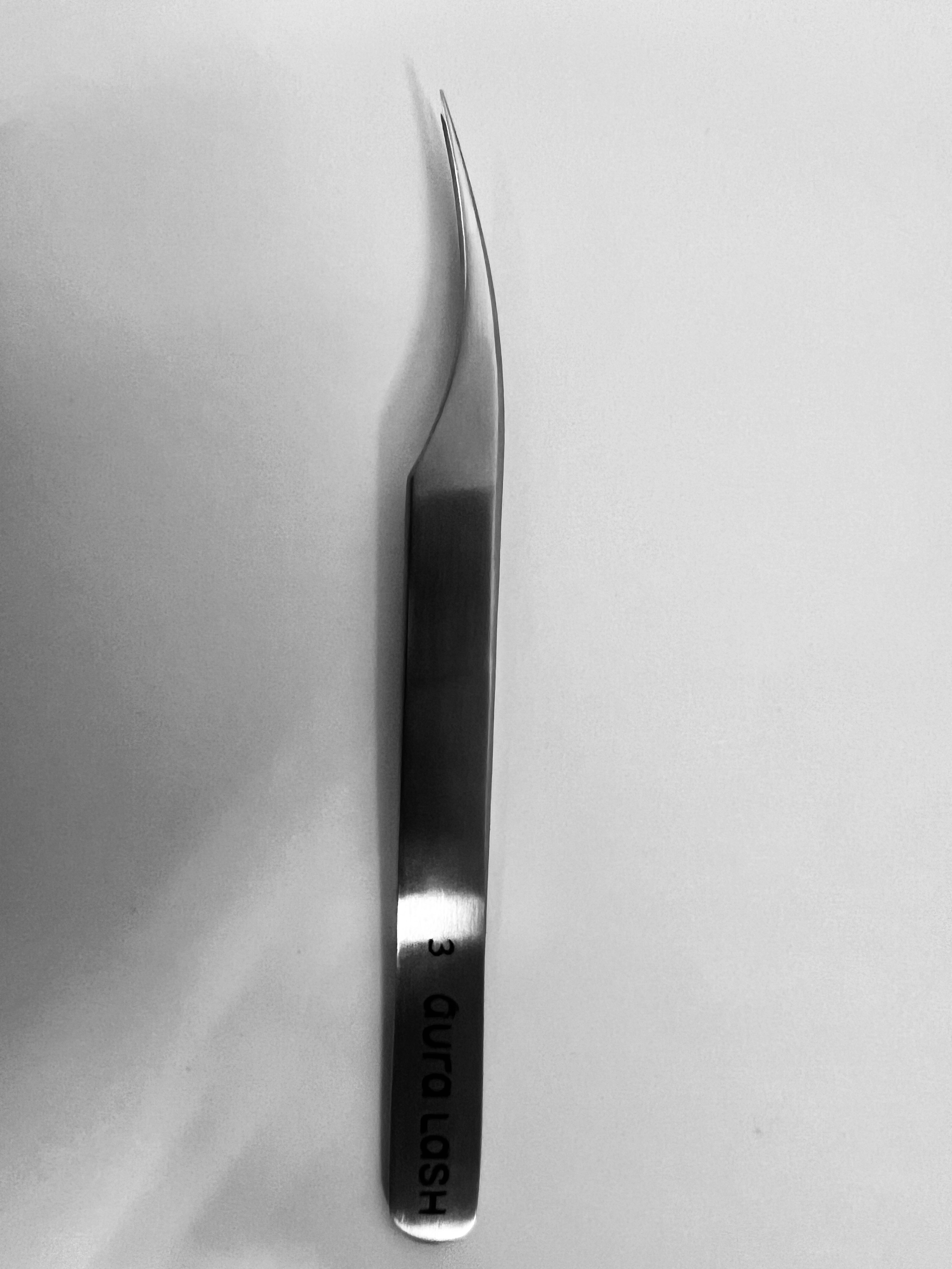 Пинцет AURA №3 "Прямой Дельфин" .
